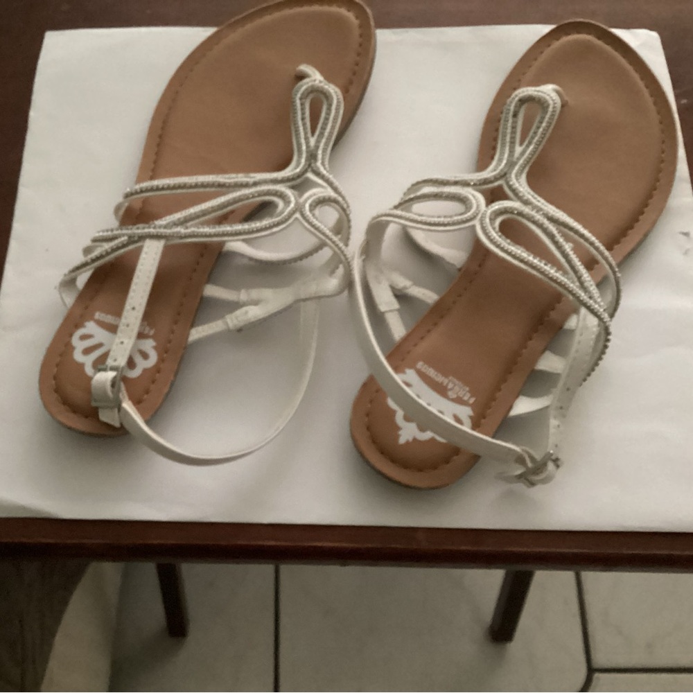 FERGALICOUS white sandals